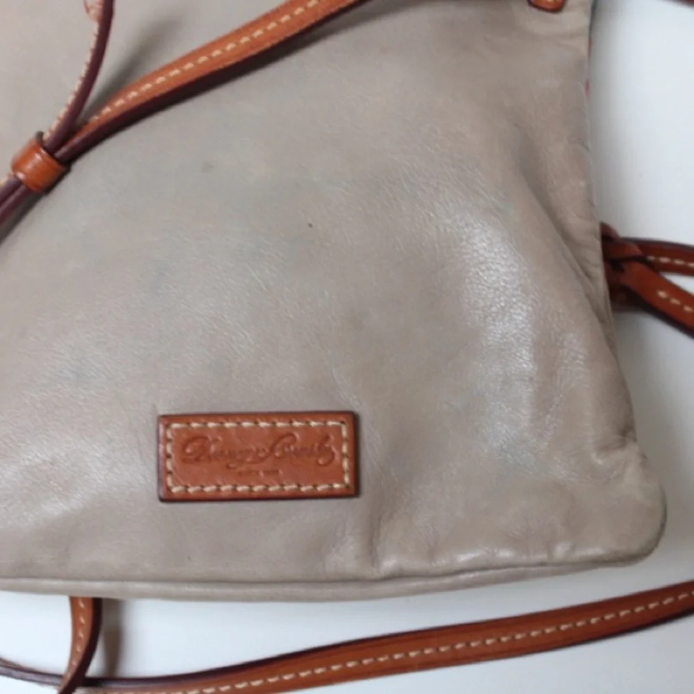 Dooney & Bourke north south cross body bag Genuine leather
